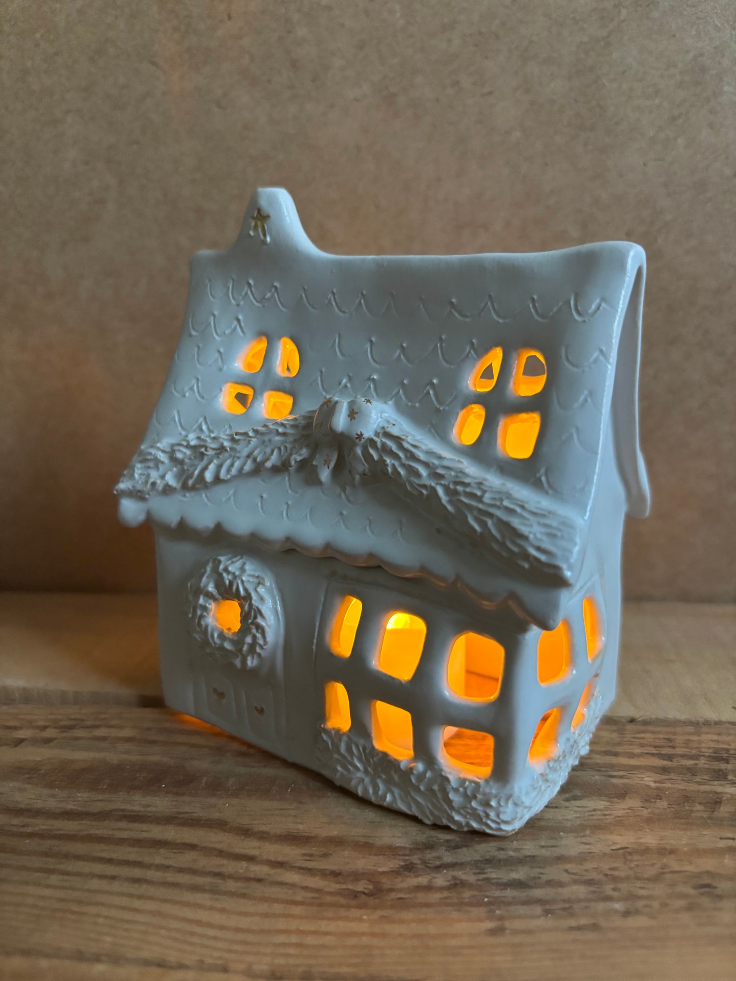 House 1 - white and gold tealight holder