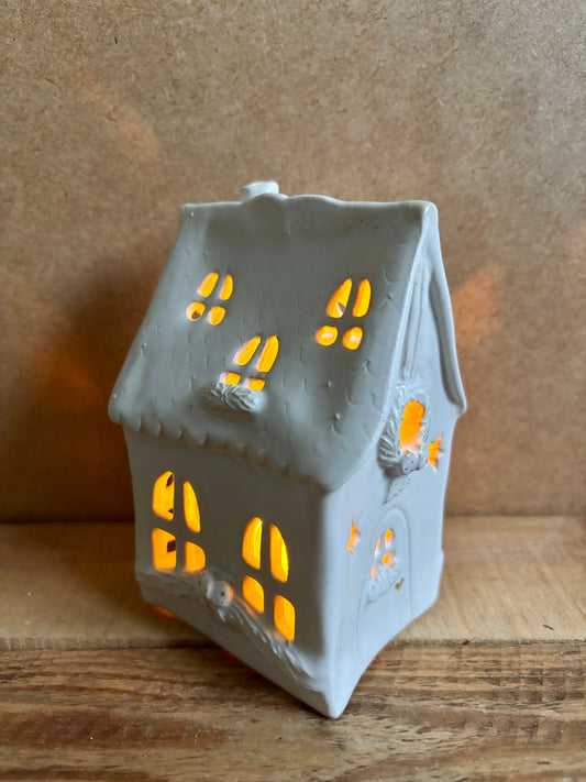 House 1 - white and gold tealight holder