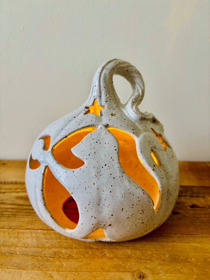 Grand Chat Citrouille - photophore blanc moucheté et or