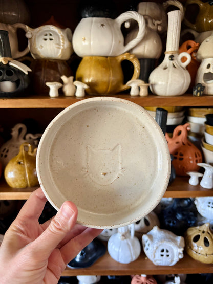 Cat pattern bowl - white and gold - in stock