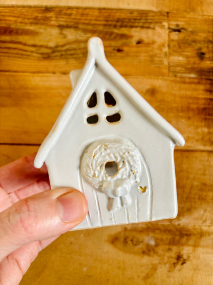 House 1 - white and gold tealight holder