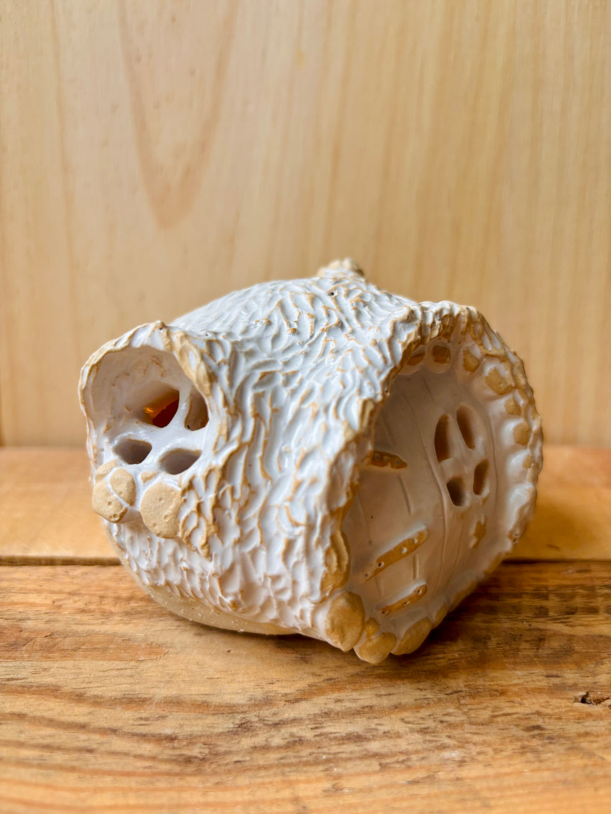 House 1 - white and gold tealight holder
