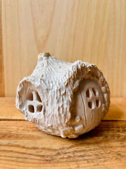 House 1 - white and gold tealight holder