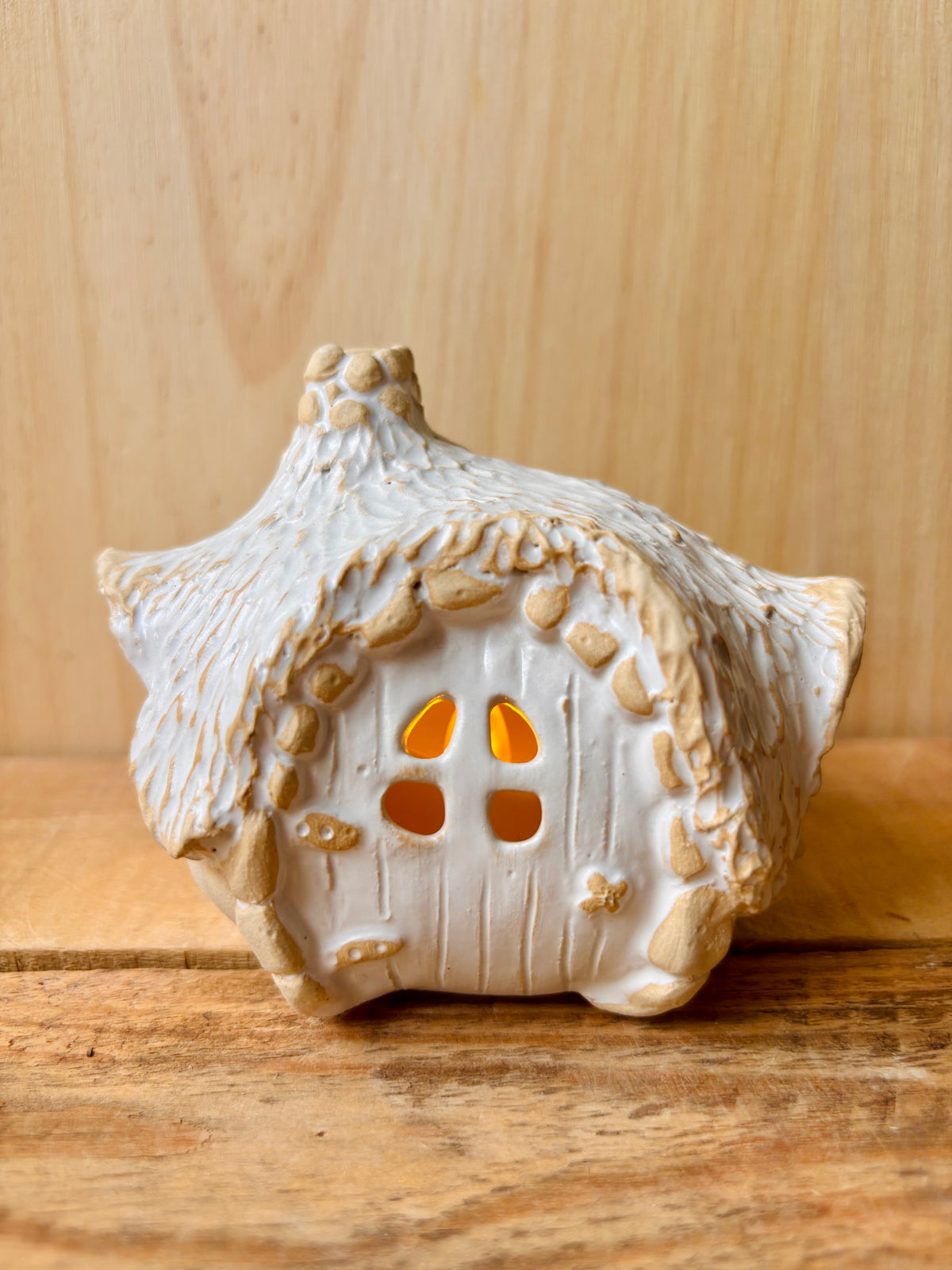 House 1 - white and gold tealight holder