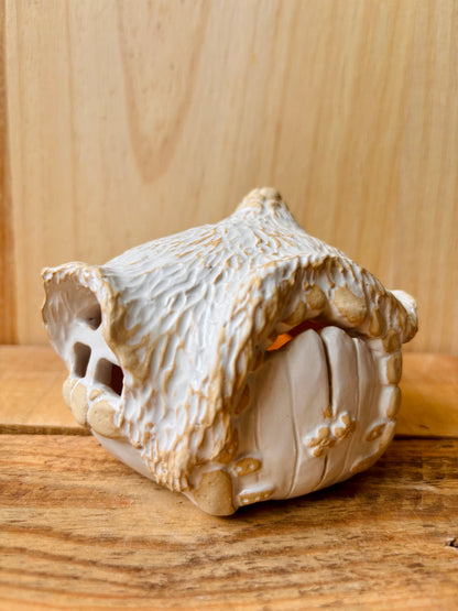 House 1 - white and gold tealight holder