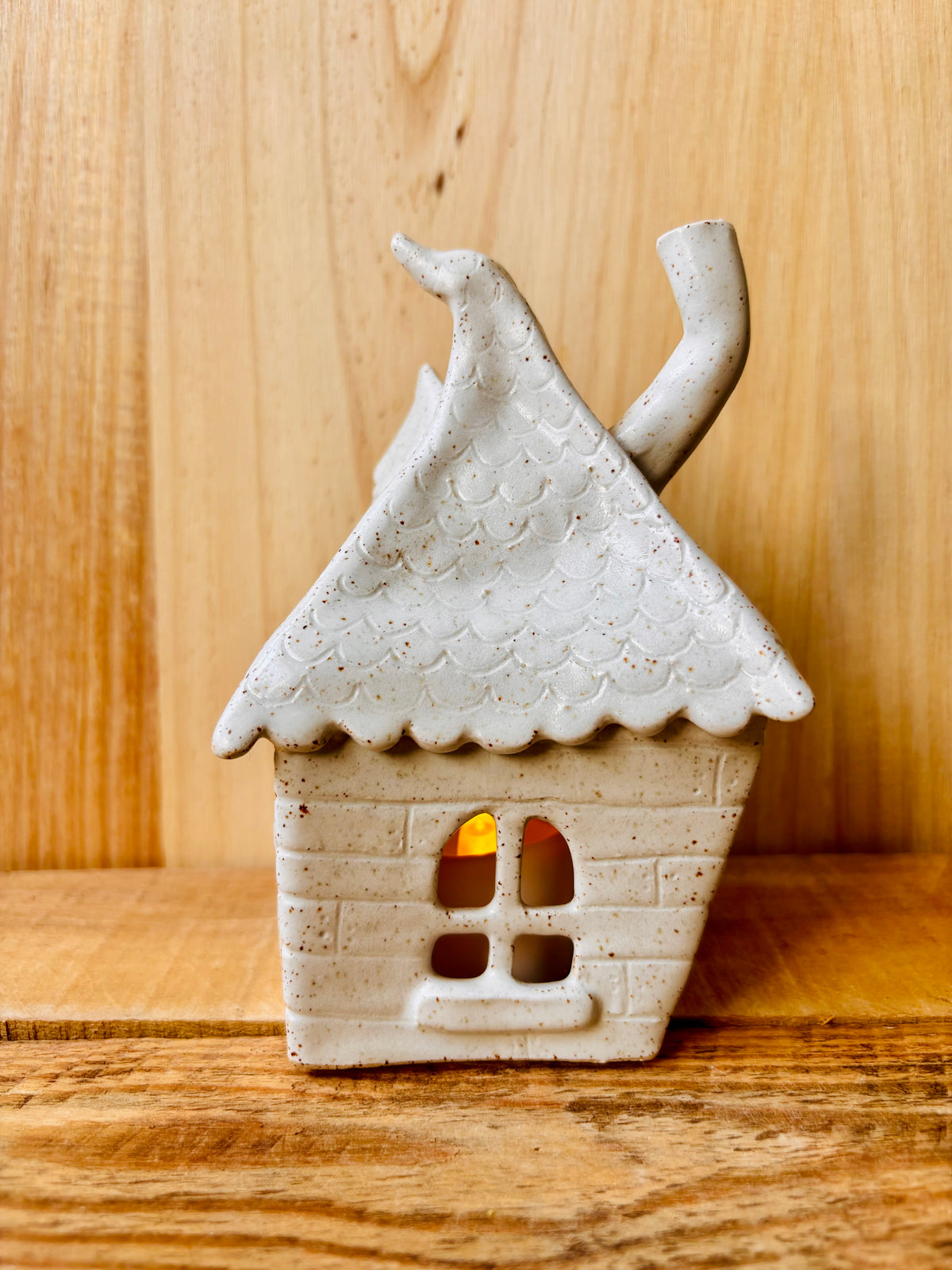 Grande maison cottage - photophore blanc moucheté et or