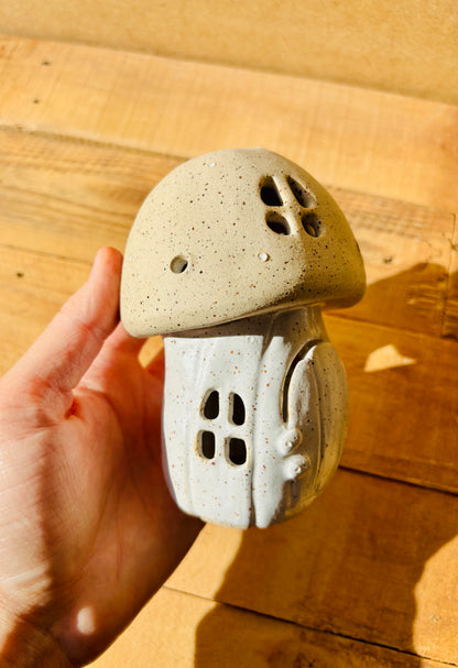 Maison champignon - photophore blanc moucheté et or 1
