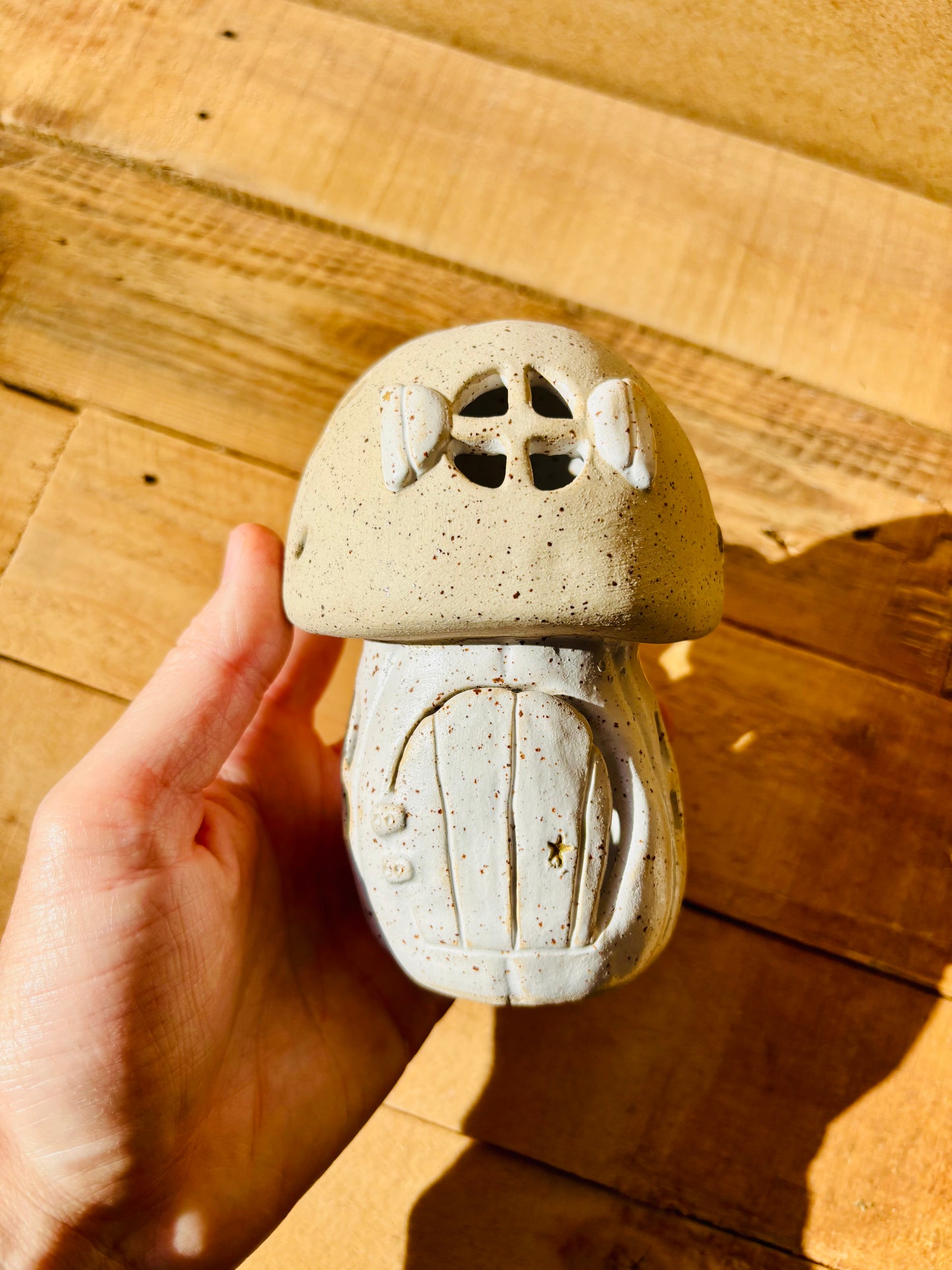 Maison champignon - photophore blanc moucheté et or 2
