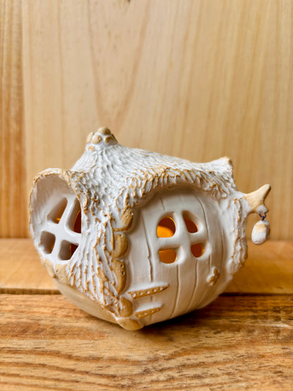 Maison Hobbit - photophore blanc et or 29