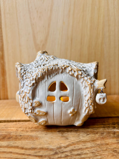 House 1 - white and gold tealight holder