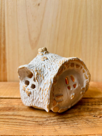 House 1 - white and gold tealight holder