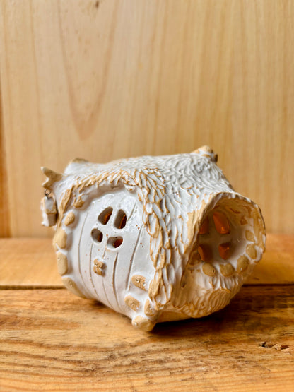 House 1 - white and gold tealight holder