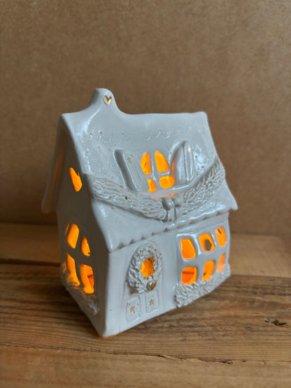 House 1 - white and gold tealight holder