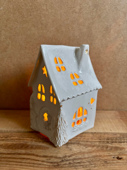 House 1 - white and gold tealight holder