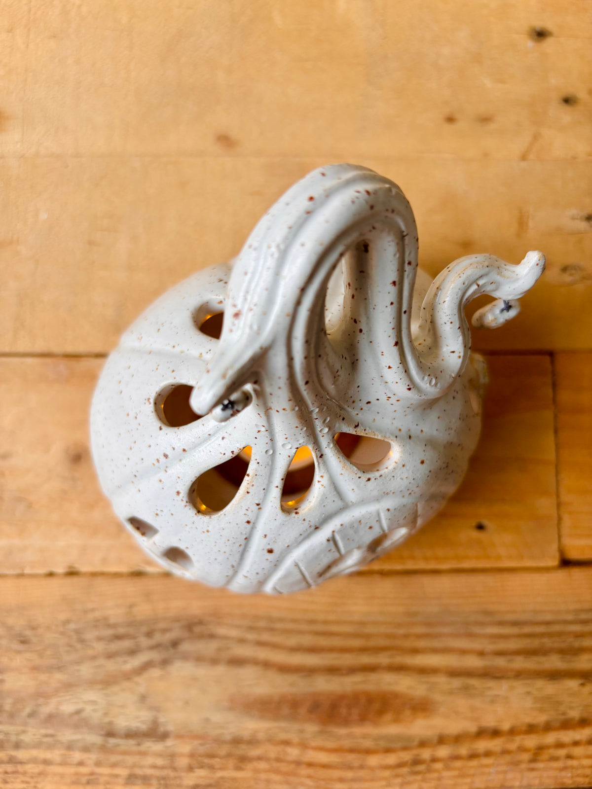 Maison citrouille - photophore blanc moucheté et or 6