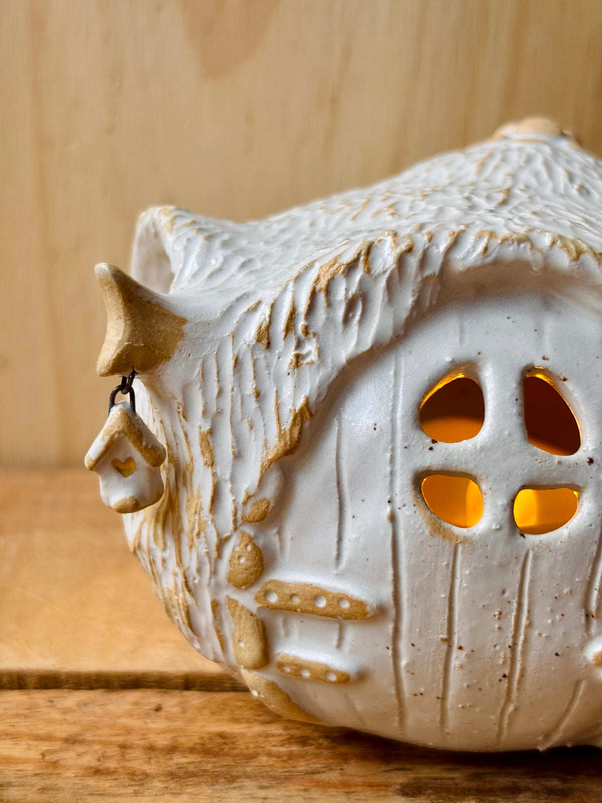 Maison Hobbit - photophore blanc et or 33