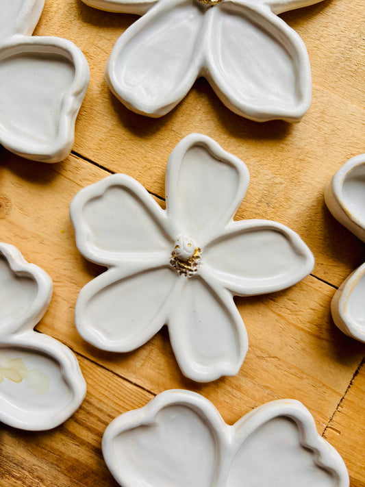Petite fleur et coccinelle palette aquarelle blanche et or - 8