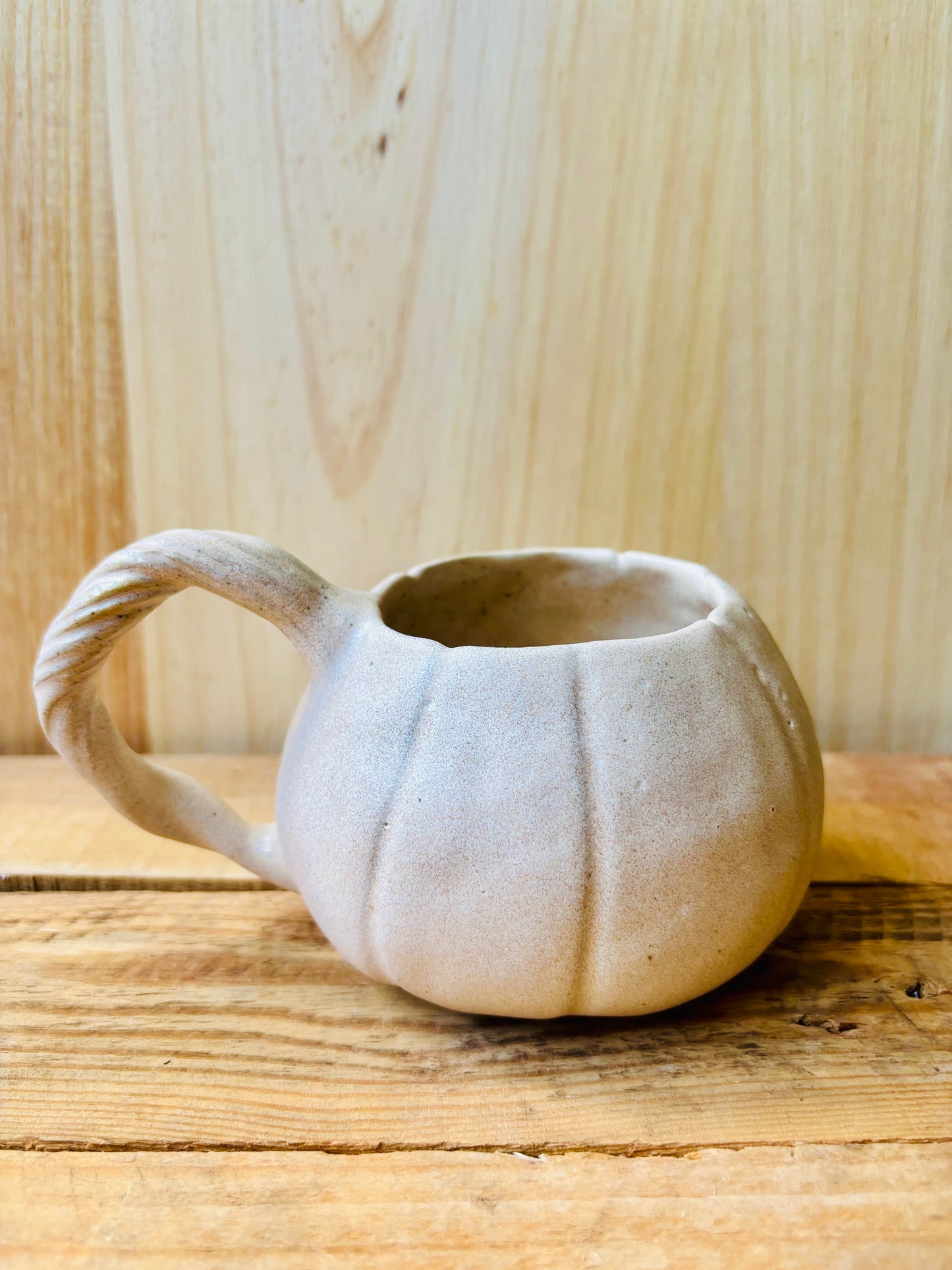 Tasse citrouille beige moucheté