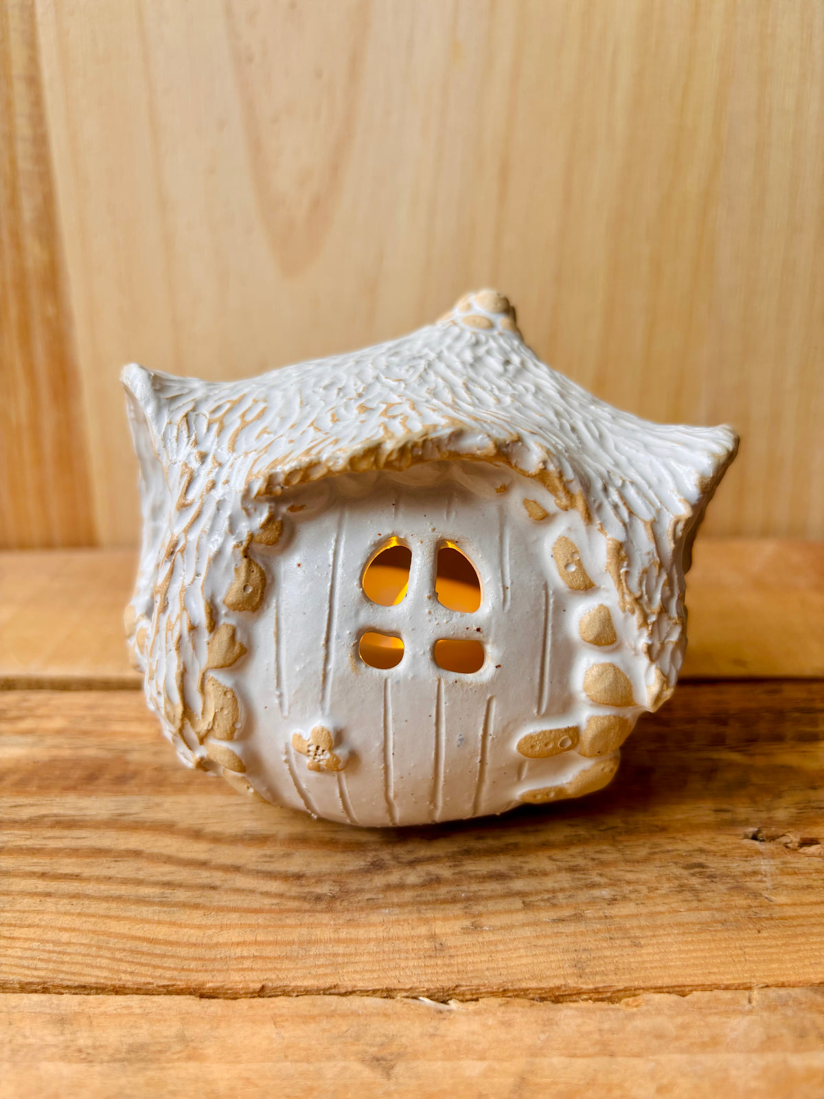 House 1 - white and gold tealight holder