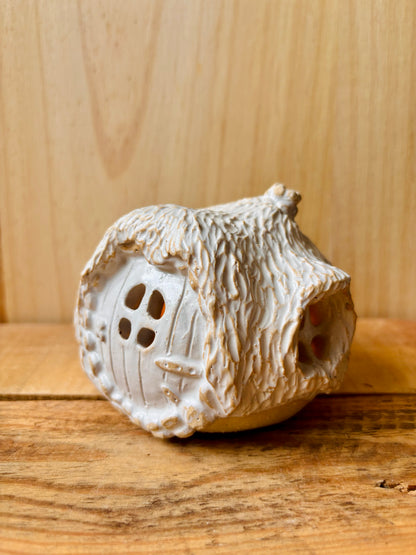 House 1 - white and gold tealight holder