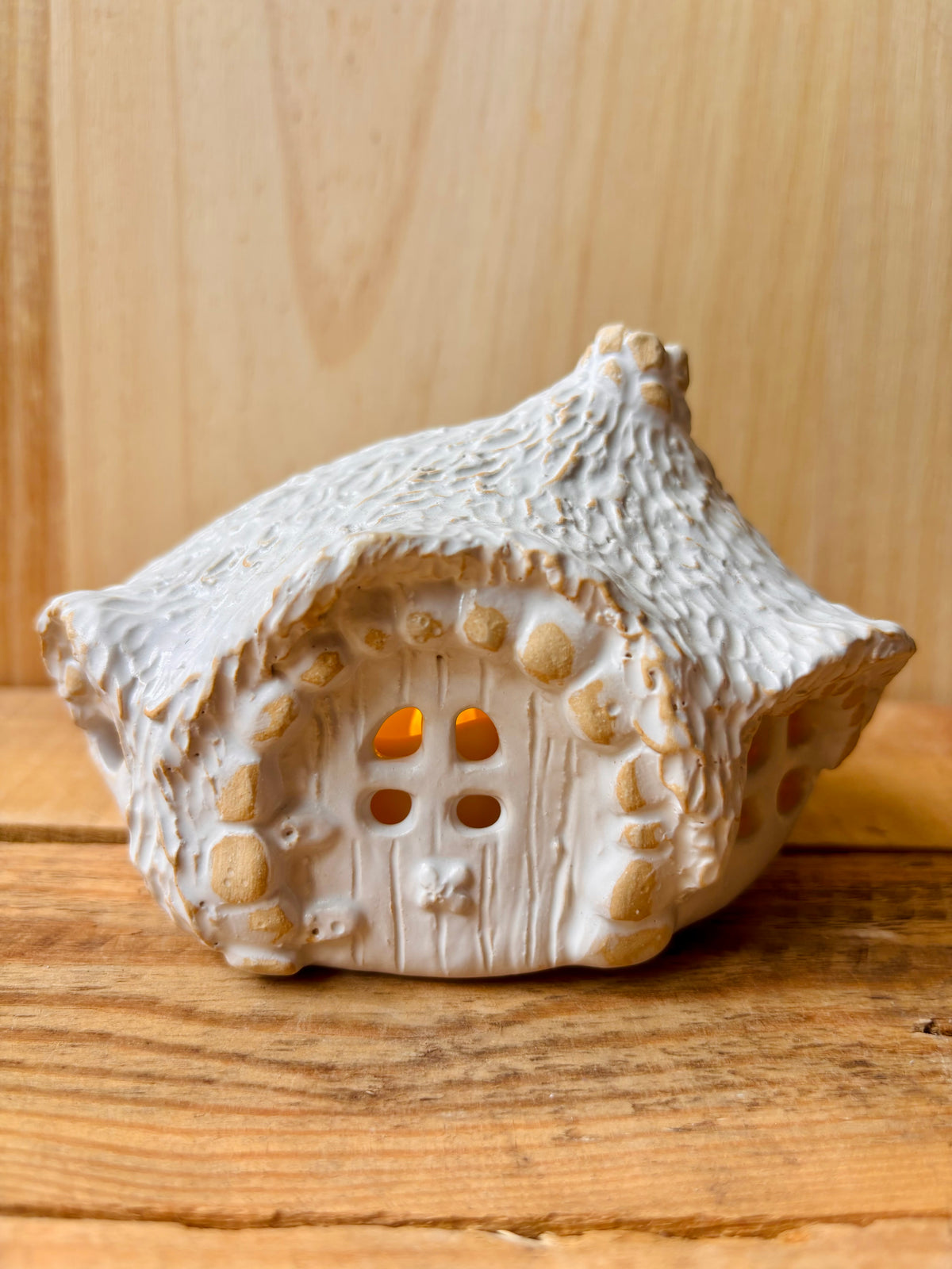 House 1 - white and gold tealight holder