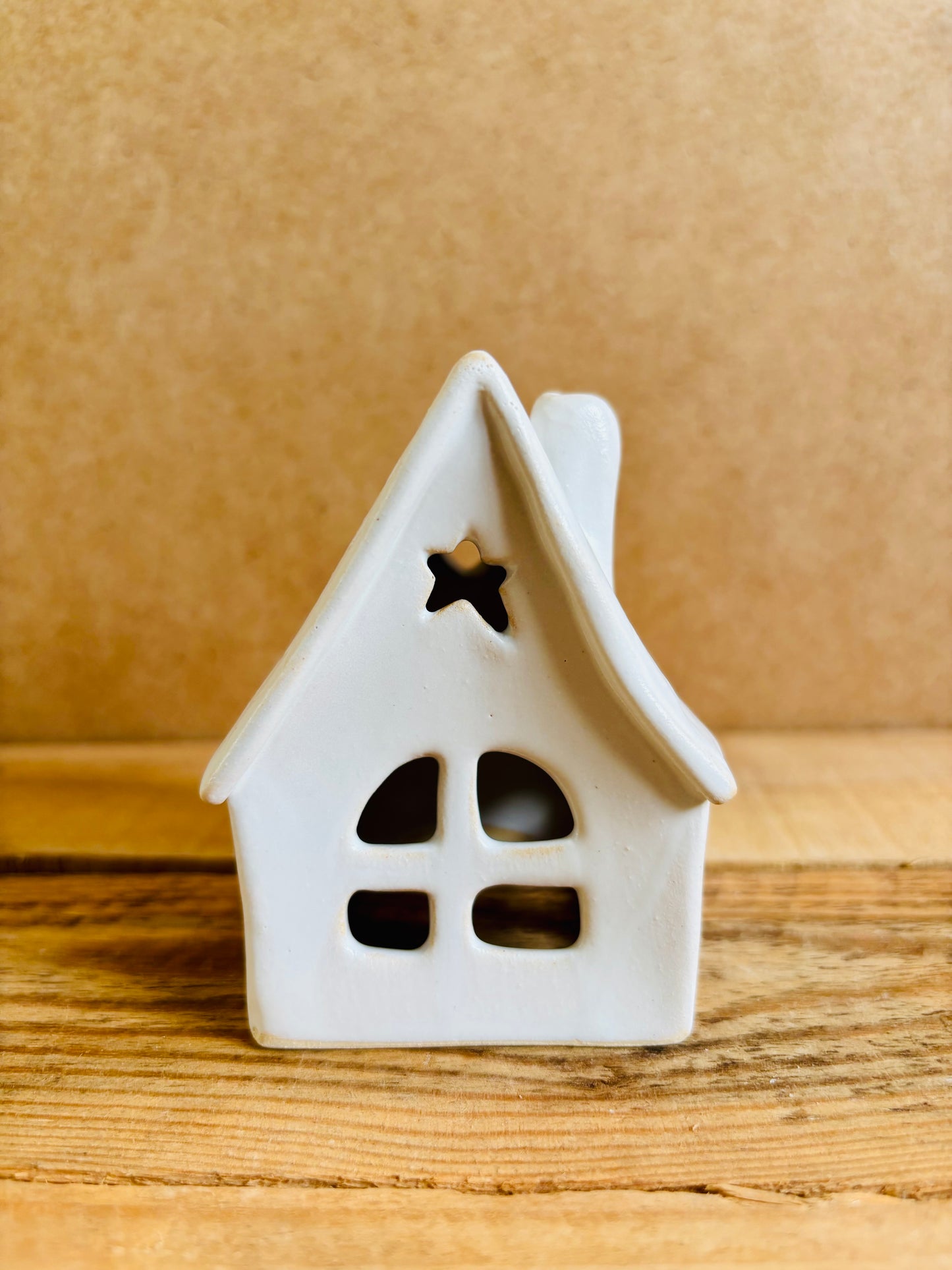 House 1 - white and gold tealight holder