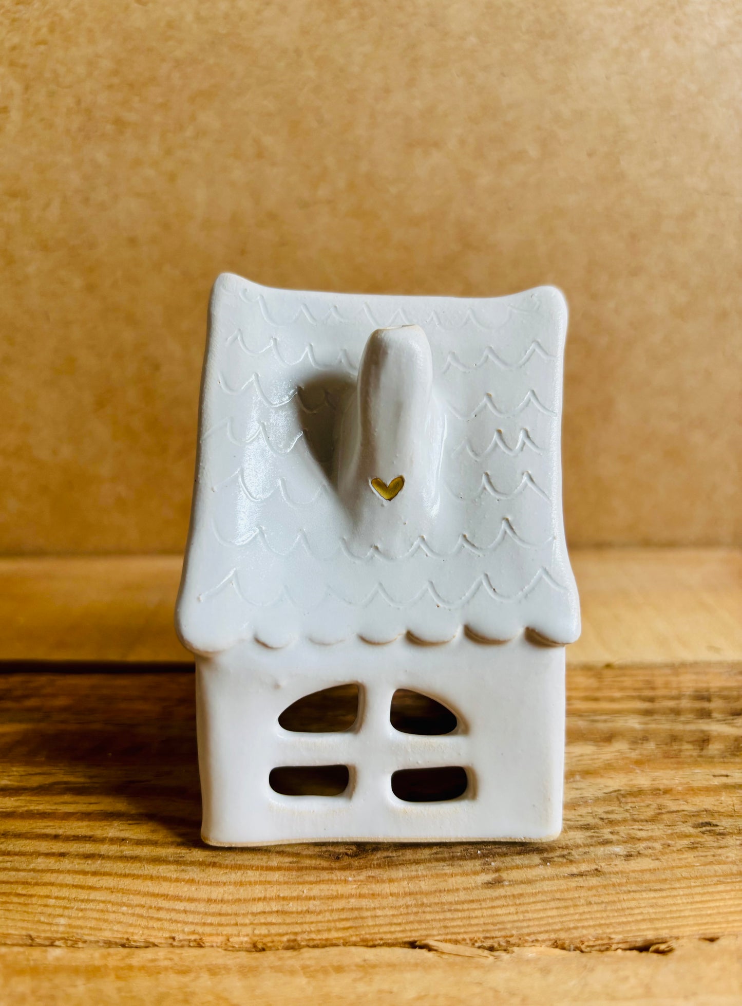 House 1 - white and gold tealight holder
