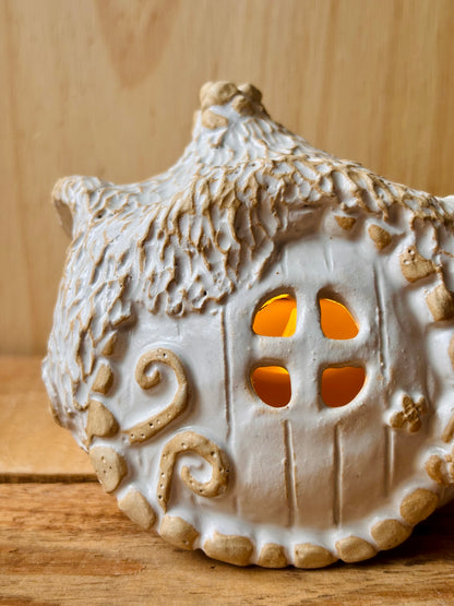 House 1 - white and gold tealight holder
