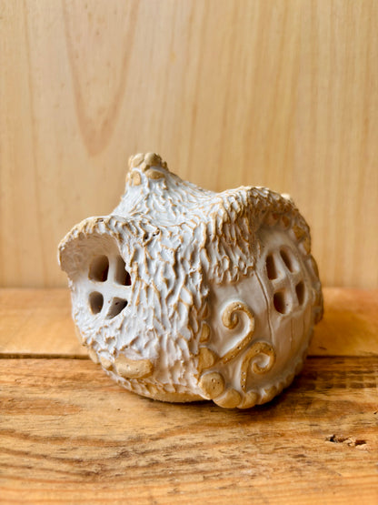 House 1 - white and gold tealight holder
