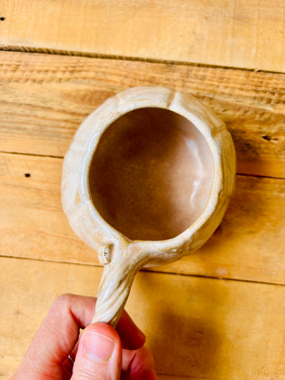 Tasse citrouille beige et or - 2