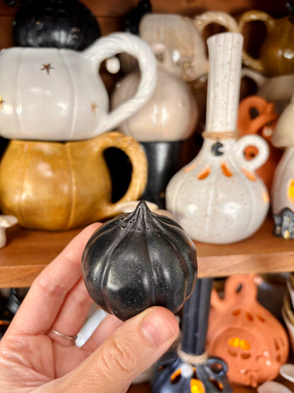 Small pumpkin - black