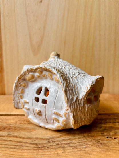 House 1 - white and gold tealight holder