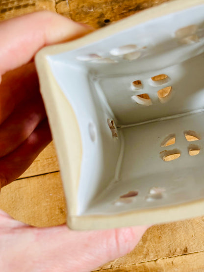 House 1 - white and gold tealight holder