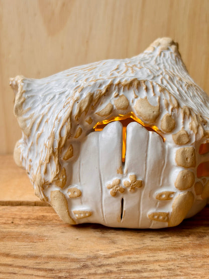 House 1 - white and gold tealight holder