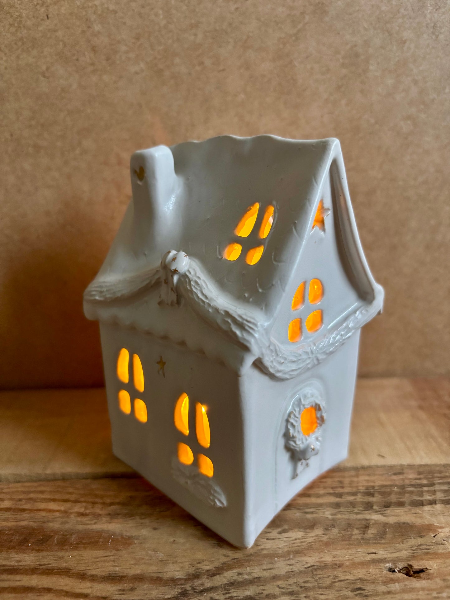 House 1 - white and gold tealight holder