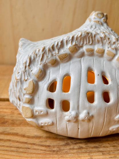 House 1 - white and gold tealight holder