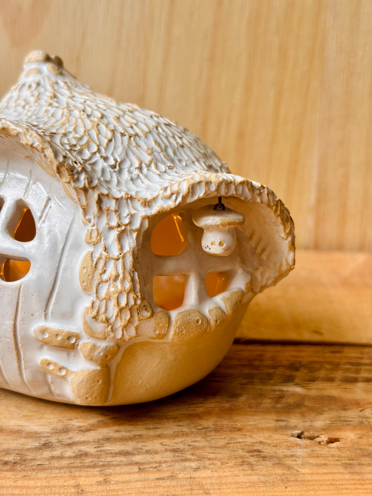 Maison Hobbit - photophore blanc et or 25