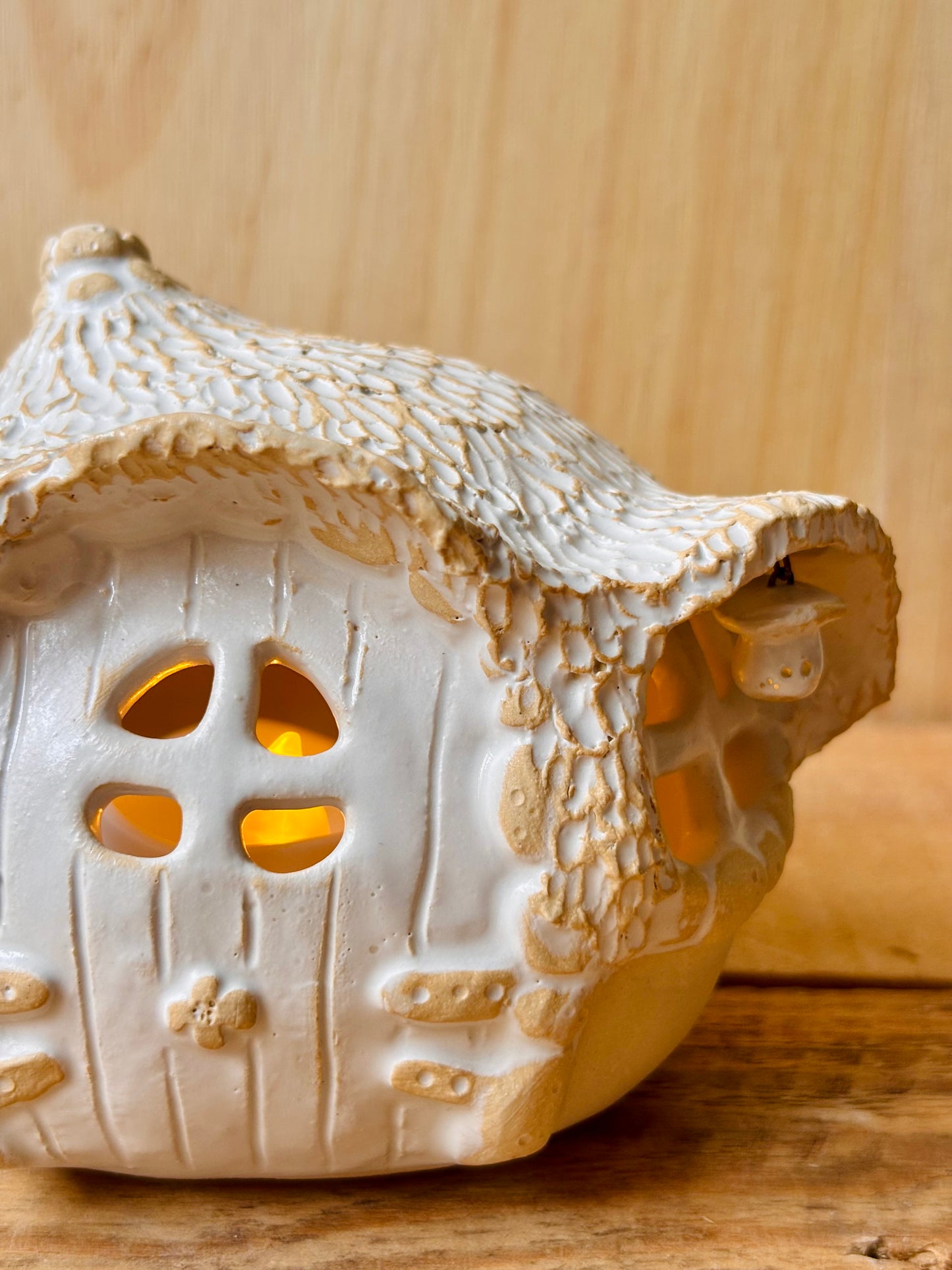 Maison Hobbit - photophore blanc et or 25