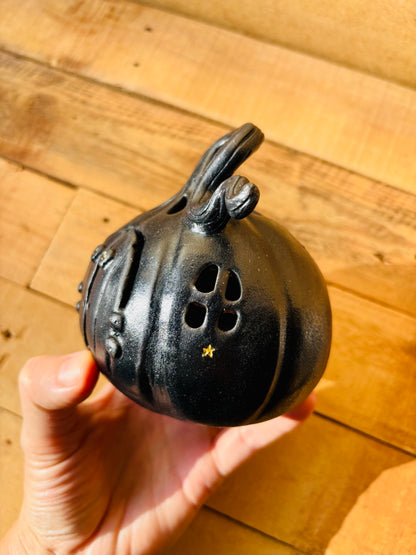 Maison citrouille - photophore noir et doré 3