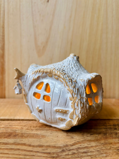 House 1 - white and gold tealight holder