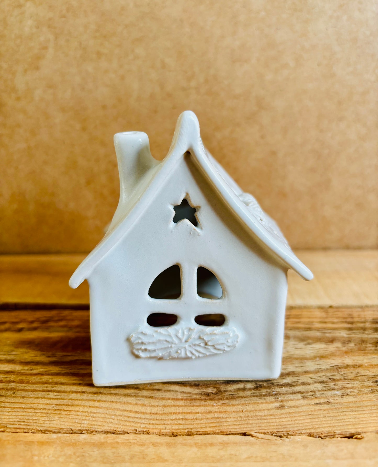 House 1 - white and gold tealight holder