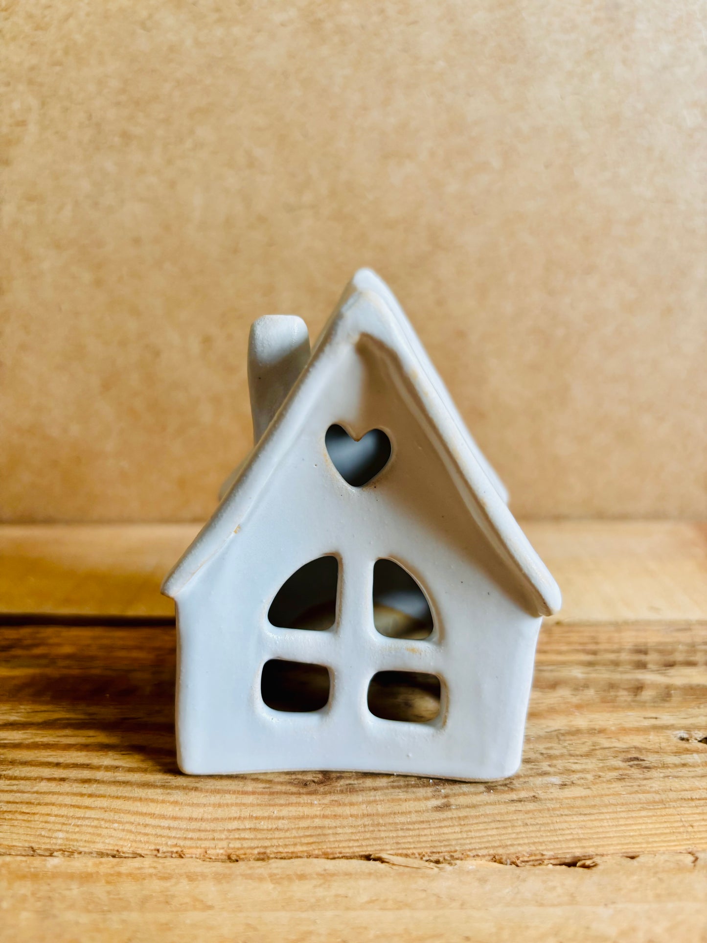 House 1 - white and gold tealight holder