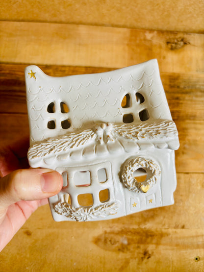 House 1 - white and gold tealight holder