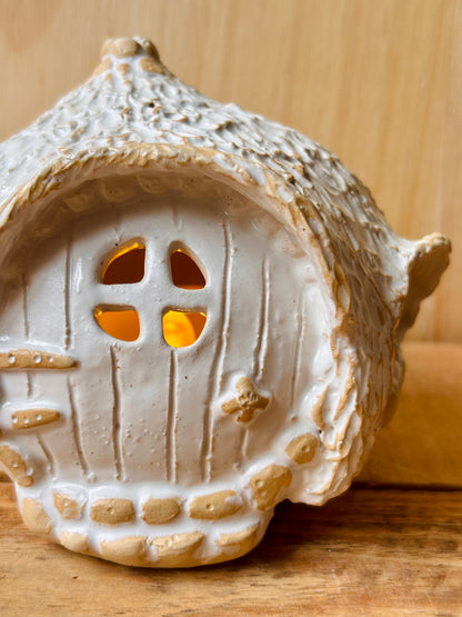 House 1 - white and gold tealight holder
