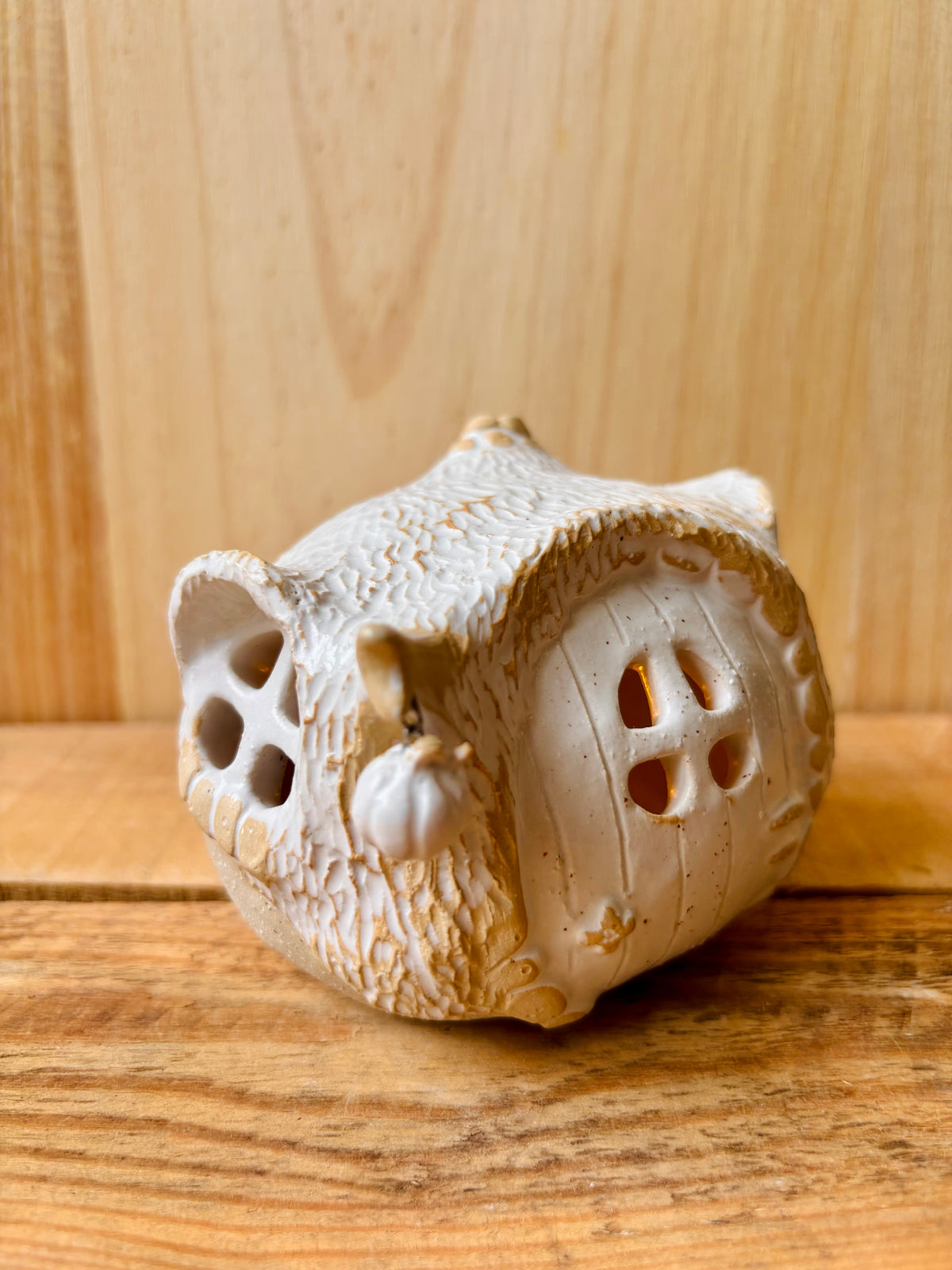 House 1 - white and gold tealight holder