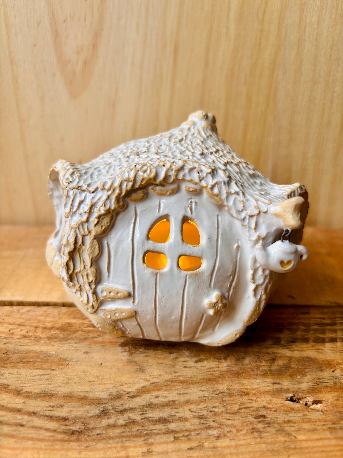Maison Hobbit - photophore blanc et or 18