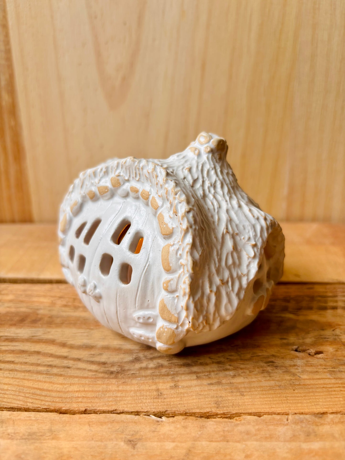 House 1 - white and gold tealight holder