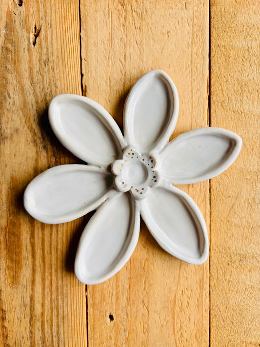 Grande fleur palette aquarelle blanche et or - 12