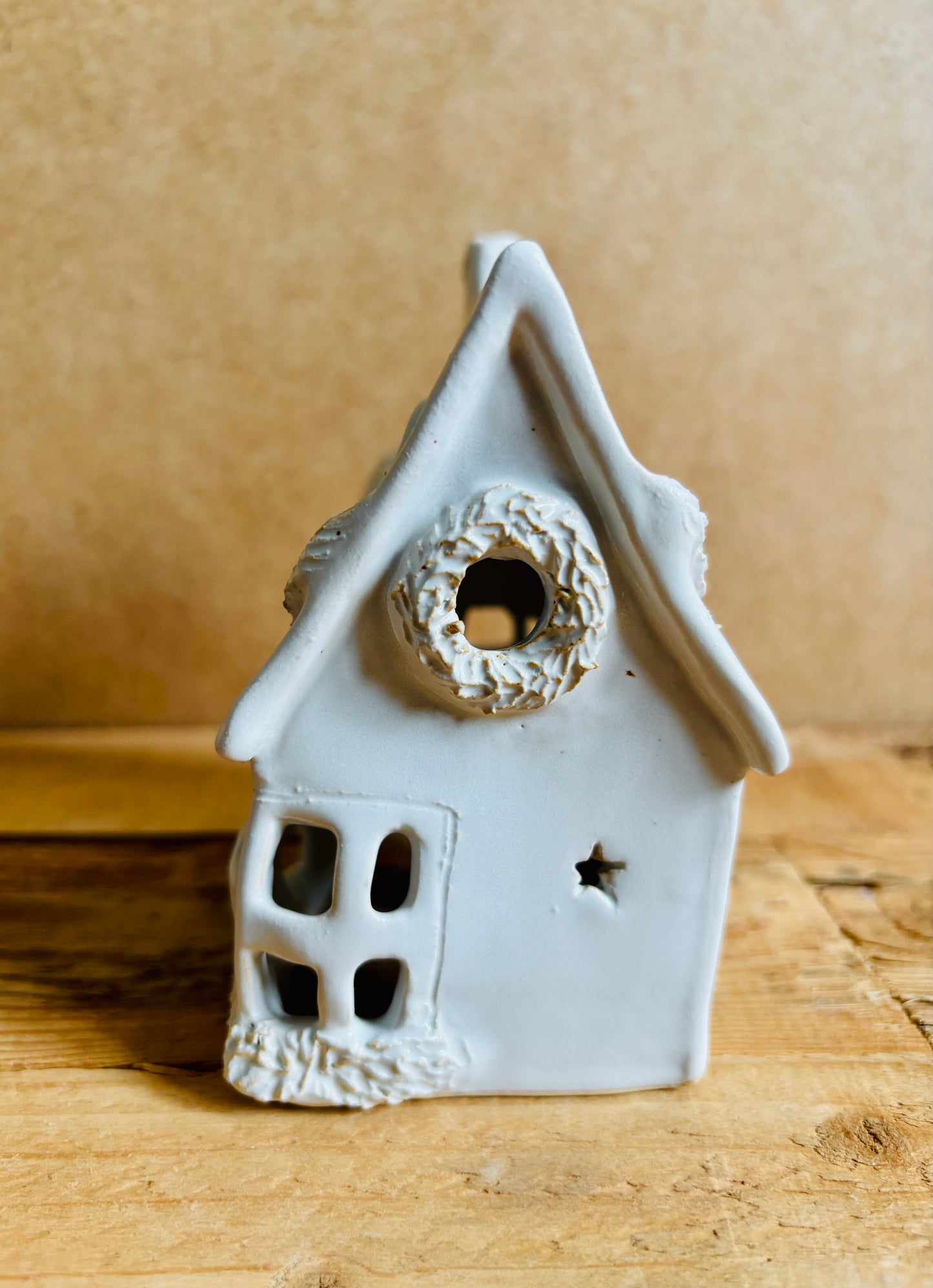 House 1 - white and gold tealight holder