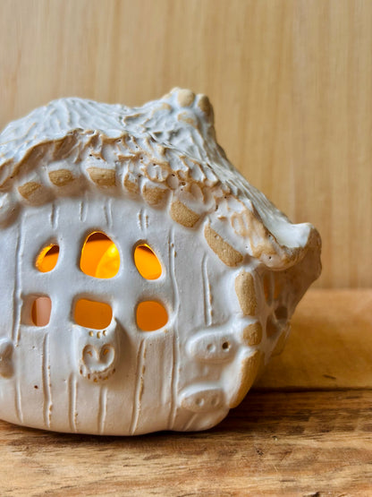 House 1 - white and gold tealight holder